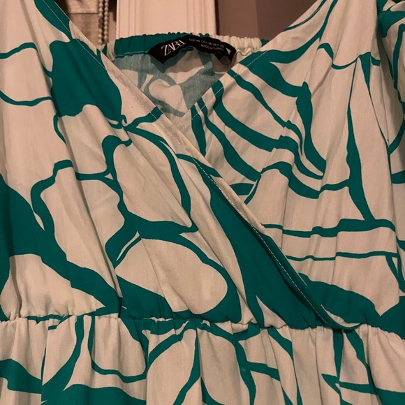 Beautiful flowy long summer dress - Picture 3 of 4